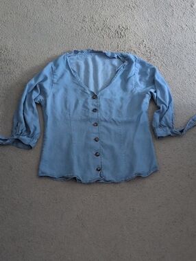 1511 Inc. Light Blue Button-Front Women's Top